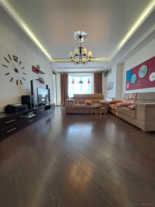 Satılır 3 otaqlı mənzil 120 m²