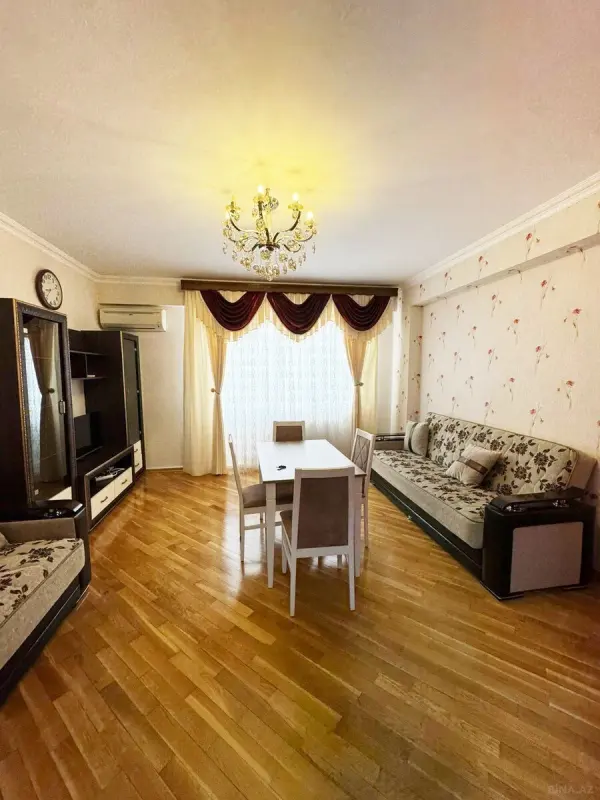 Kirayə verilir 2 otaqlı mənzil 80 m²