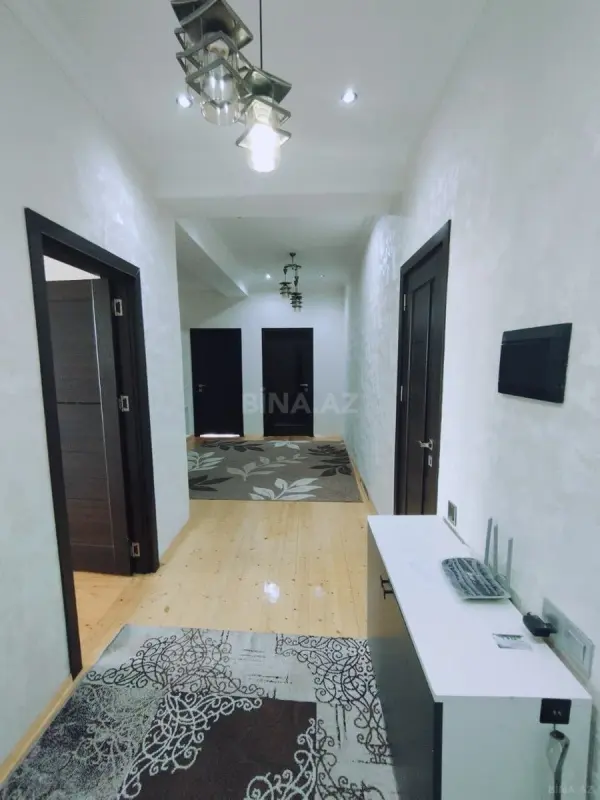 Satılır 3 otaqlı mənzil 110 m²