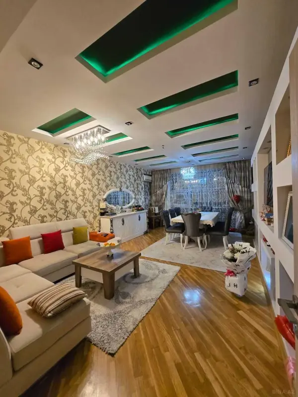 Satılır 4 otaqlı mənzil 147 m²