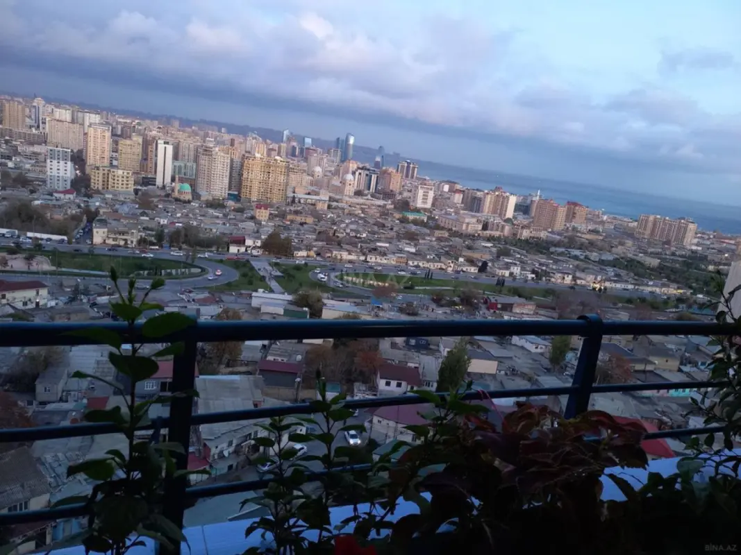 Satılır 3 otaqlı mənzil 110 m²