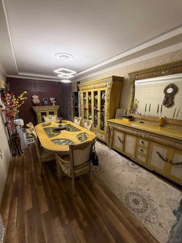 Satılır 4 otaqlı mənzil 110 m²
