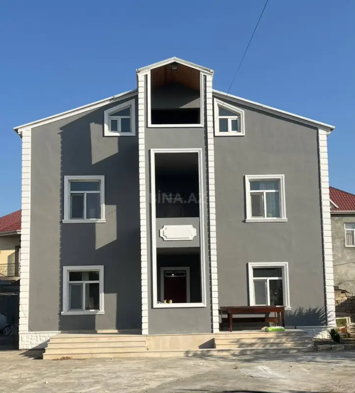 Satılır 6 otaqlı həyət evi 250 m²