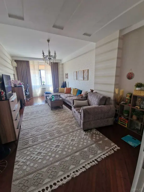 Satılır 2 otaqlı mənzil 98 m²