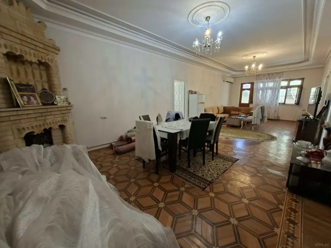 Satılır 4 otaqlı həyət evi 600 m²