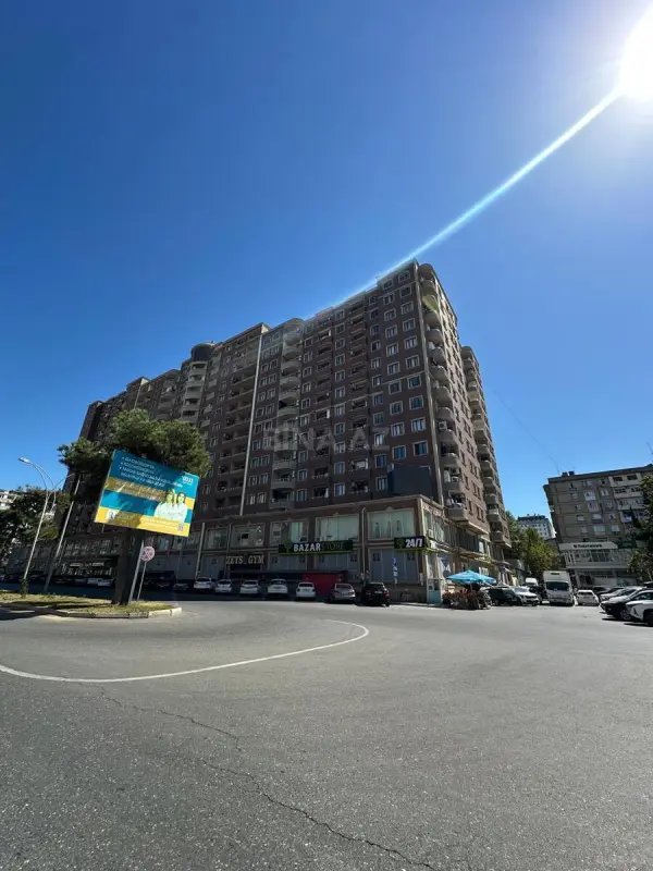 Satılır 5 otaqlı mənzil 263 m²