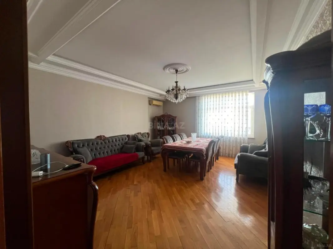 Satılır 3 otaqlı mənzil 123 m²