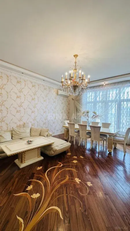 Satılır 3 otaqlı mənzil 115 m²