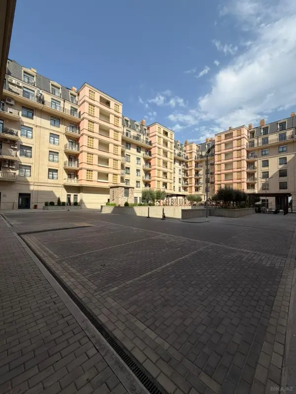 Satılır 3 otaqlı mənzil 107.7 m²
