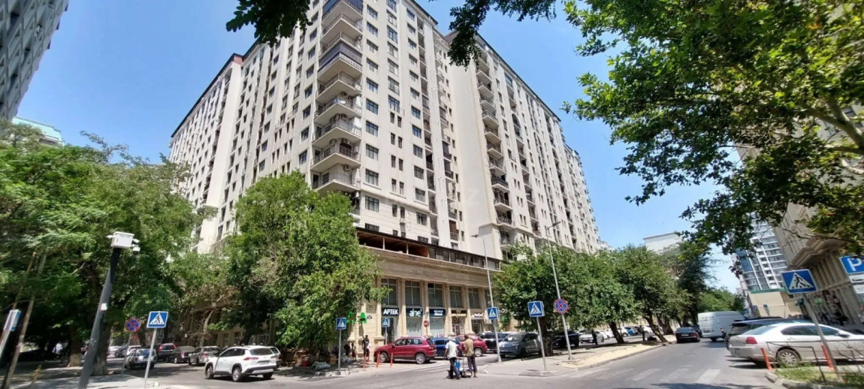 Satılır 3 otaqlı mənzil 113 m²