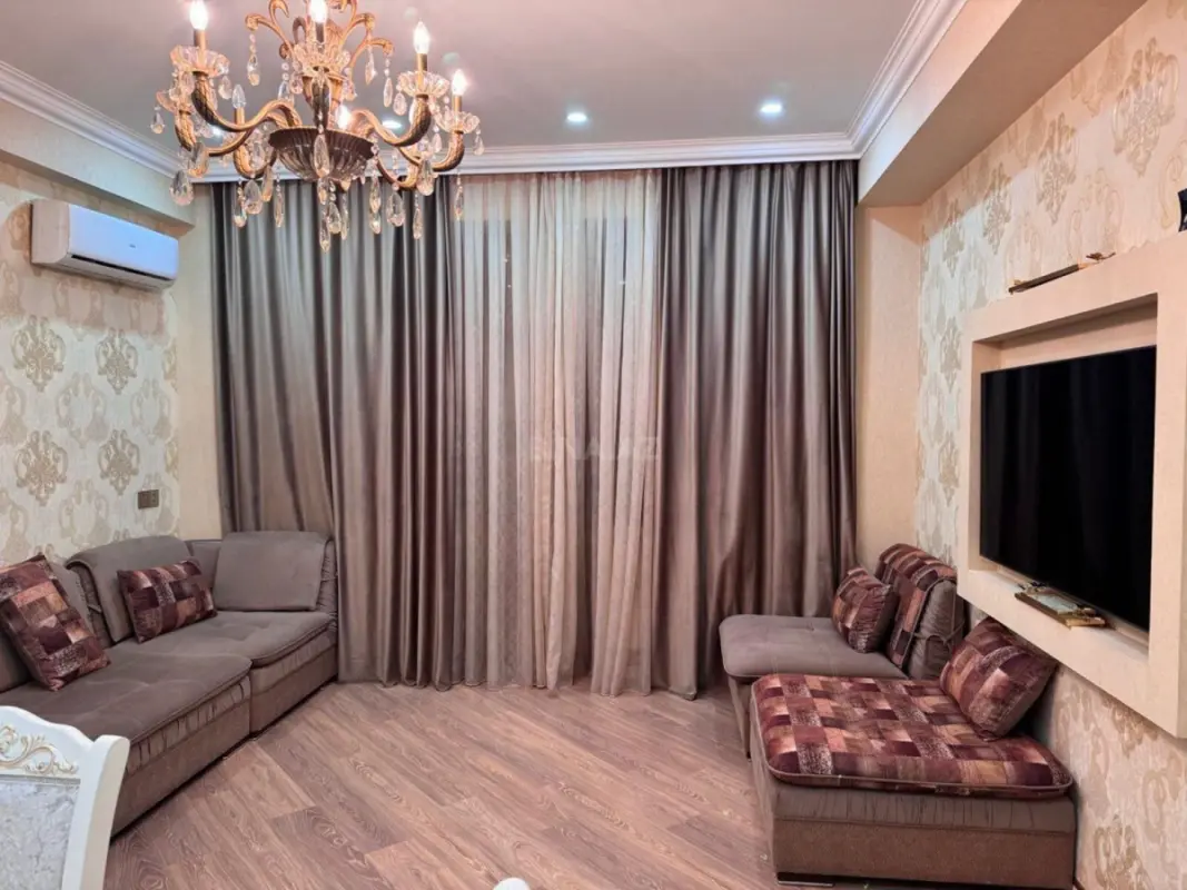 Kirayə verilir 2 otaqlı mənzil 65 m²