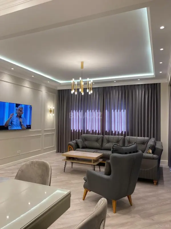 Kirayə verilir 3 otaqlı mənzil 140 m²