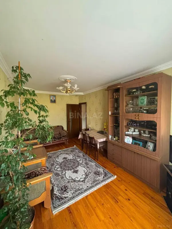 Satılır 4 otaqlı mənzil 115 m²