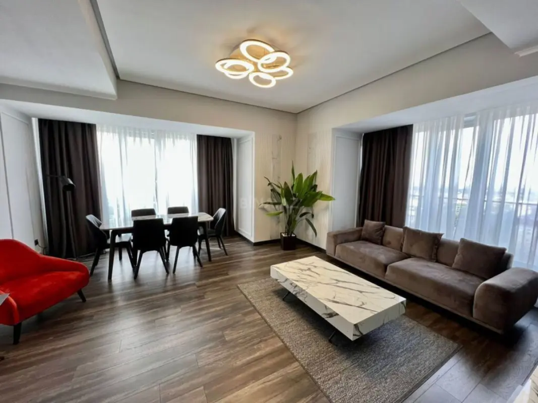 Kirayə verilir 2 otaqlı mənzil 75 m²