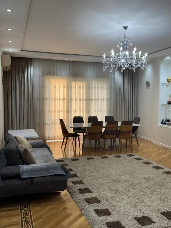 Kirayə verilir 3 otaqlı mənzil 140 m²