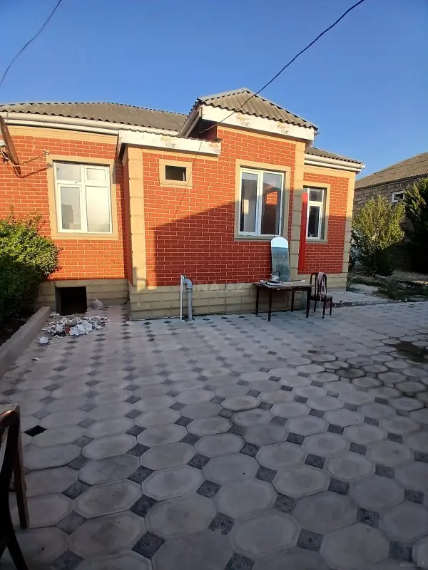 Satılır 4 otaqlı həyət evi 130 m²