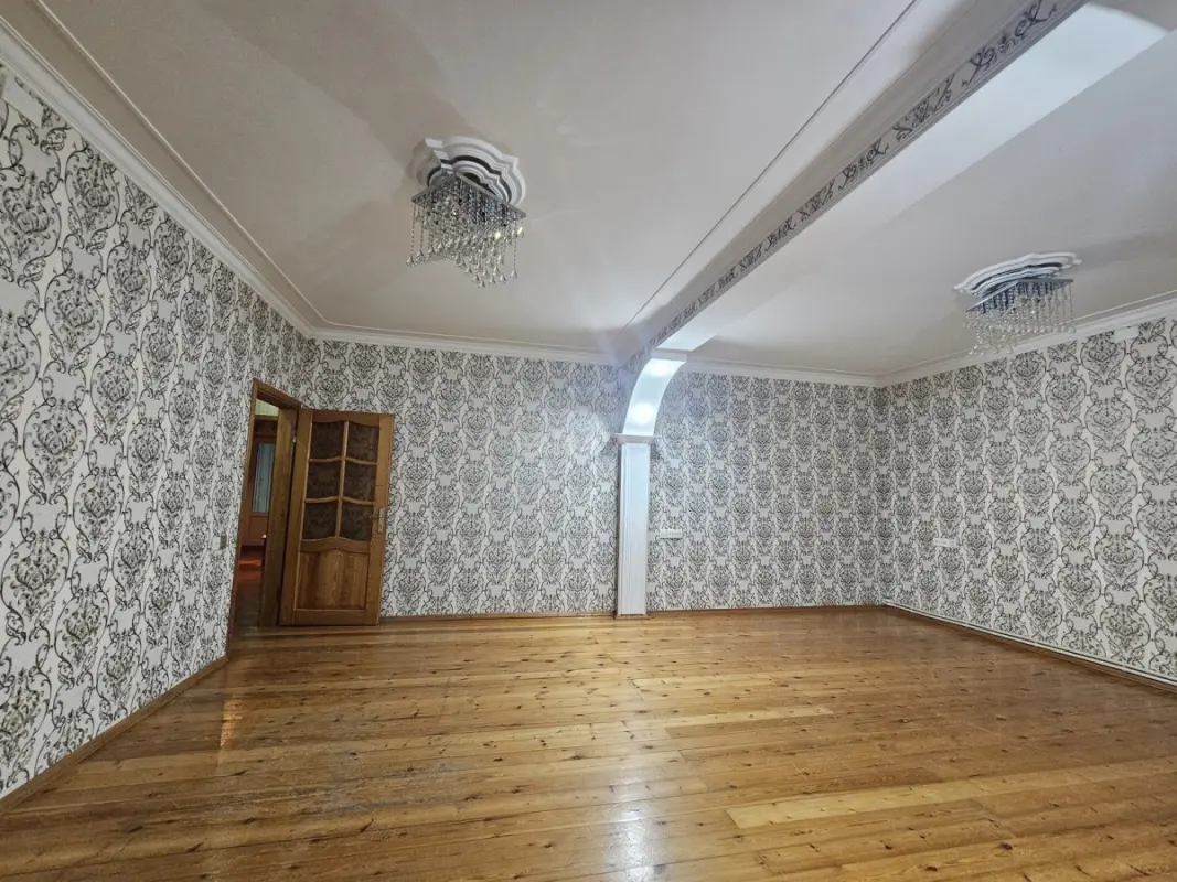 Kirayə verilir 5 otaqlı mənzil 120 m²