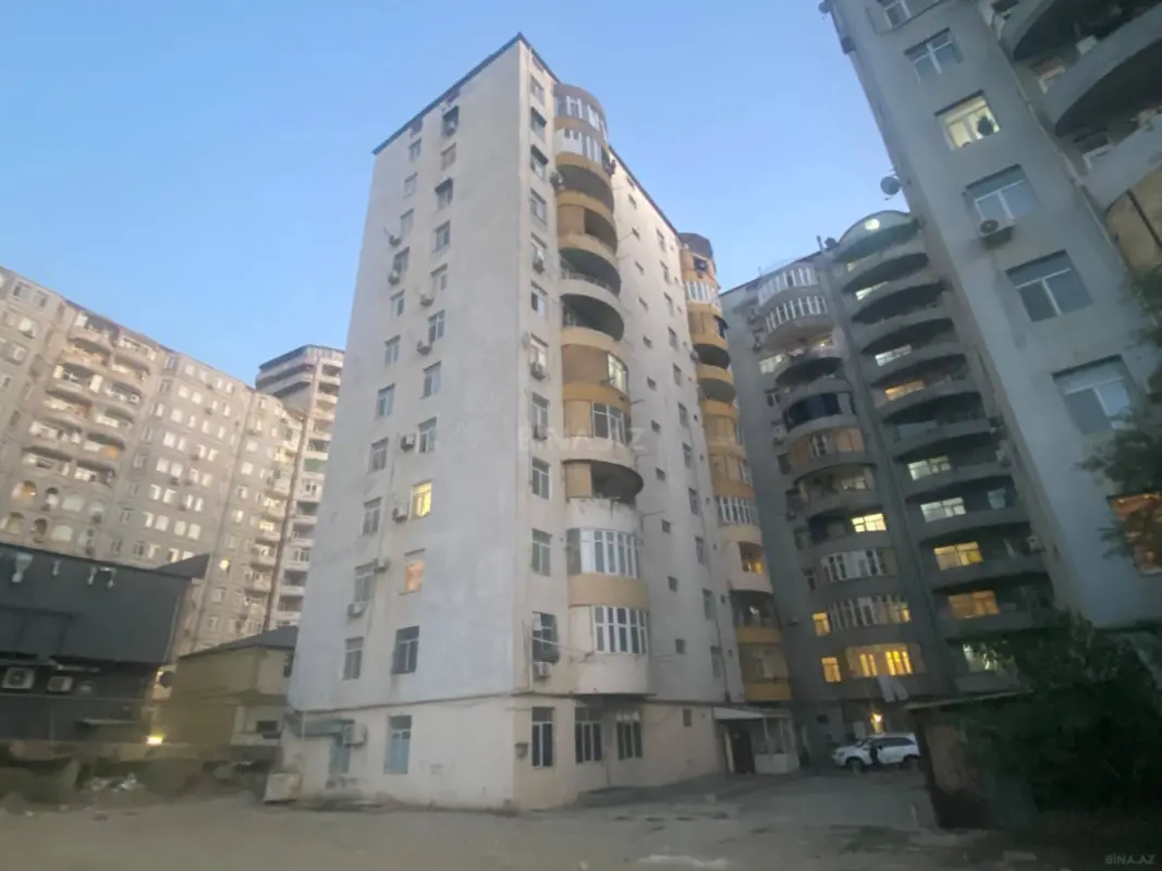 Satılır 3 otaqlı mənzil 104 m²