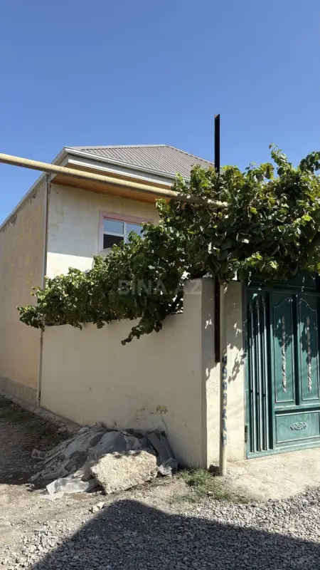 Satılır 5 otaqlı həyət evi 140 m²