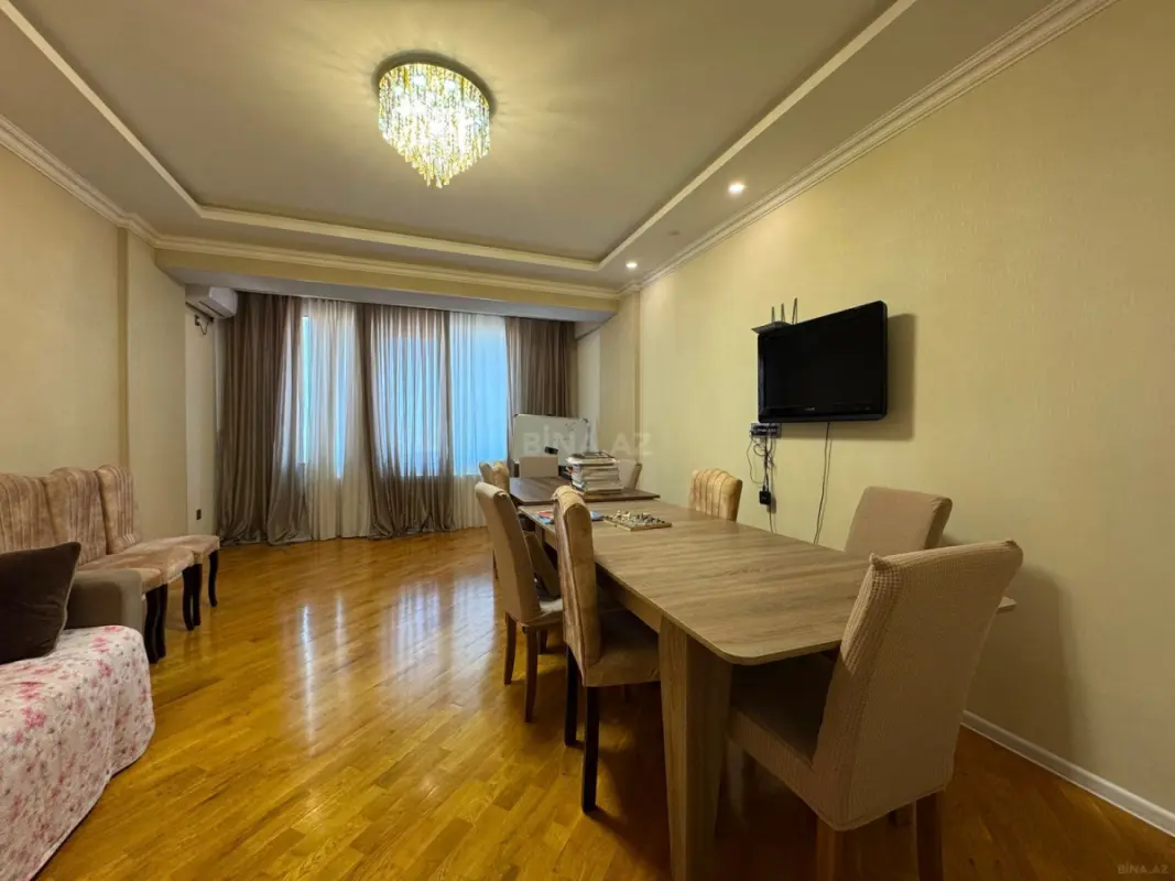 Kirayə verilir 2 otaqlı mənzil 98 m²