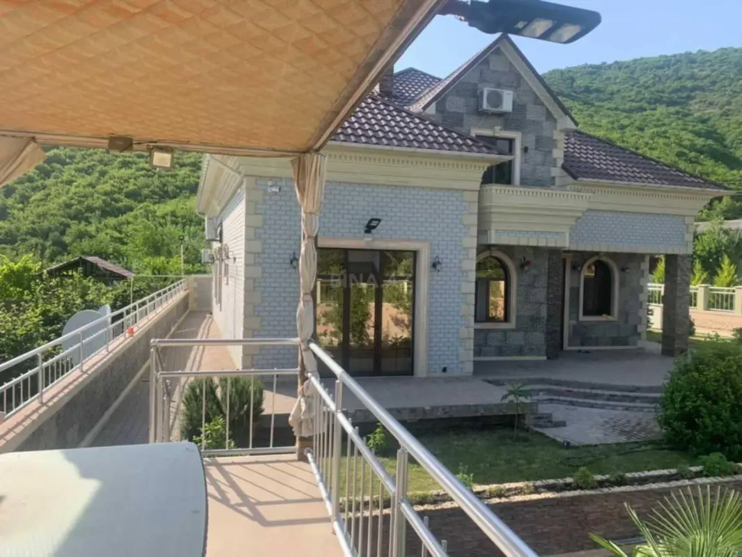 Satılır 5 otaqlı həyət evi 260 m²