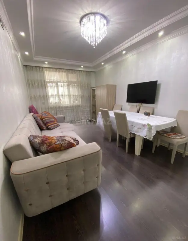 Satılır 4 otaqlı mənzil 110 m²