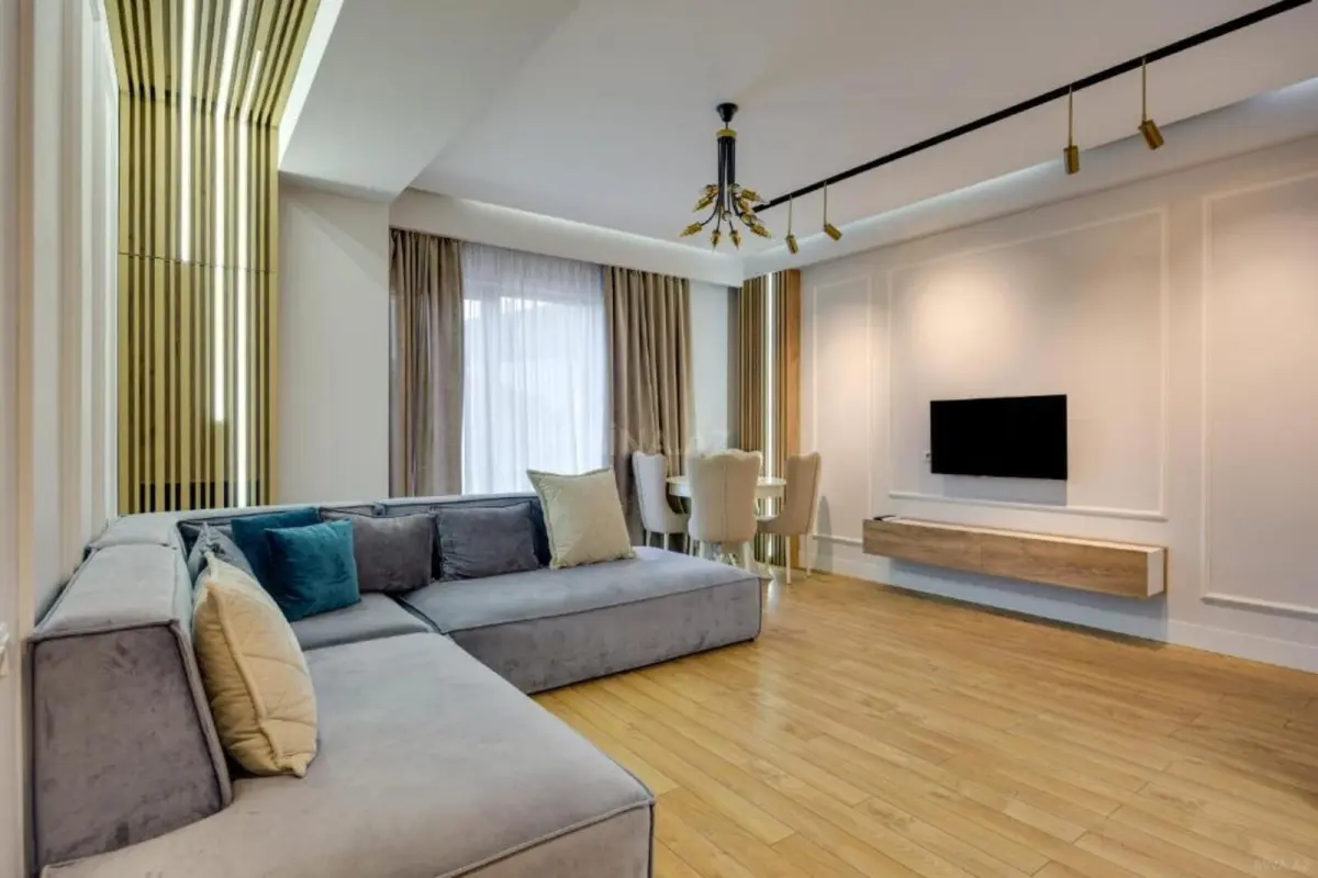 Kirayə verilir 2 otaqlı mənzil 120 m²