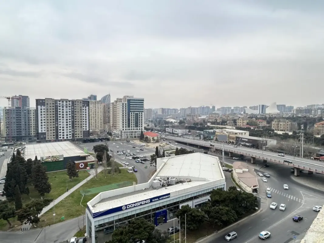 Satılır 4 otaqlı mənzil 205 m²