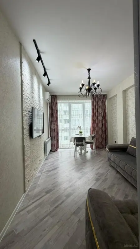 Kirayə verilir 2 otaqlı mənzil 75 m²