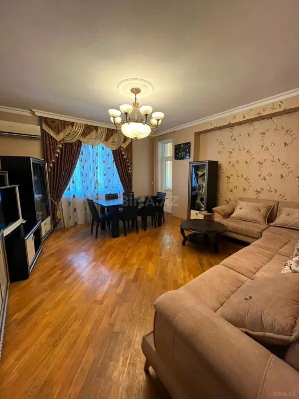Satılır 2 otaqlı mənzil 105 m²
