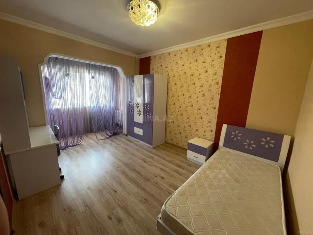 Satılır 4 otaqlı mənzil 100 m²