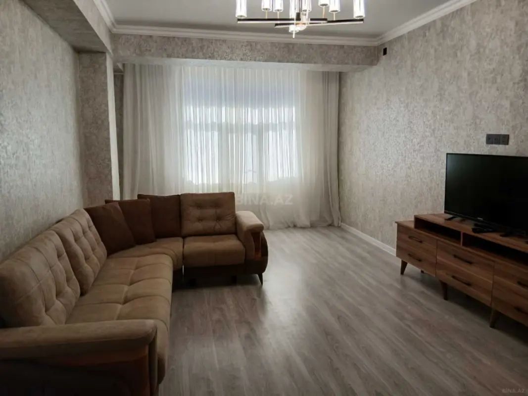 Kirayə verilir 2 otaqlı mənzil 90 m²