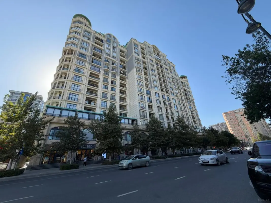 Satılır 3 otaqlı mənzil 115 m²