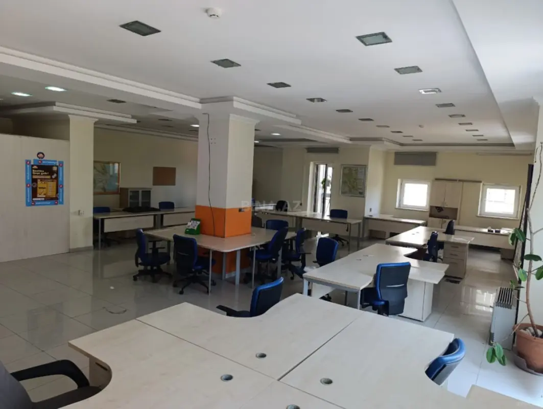 Kirayə verilir 7 otaqlı ofis 301 m²