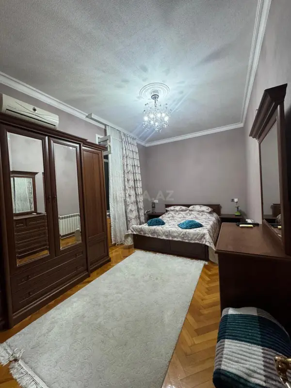 Kirayə verilir 2 otaqlı mənzil 90 m²