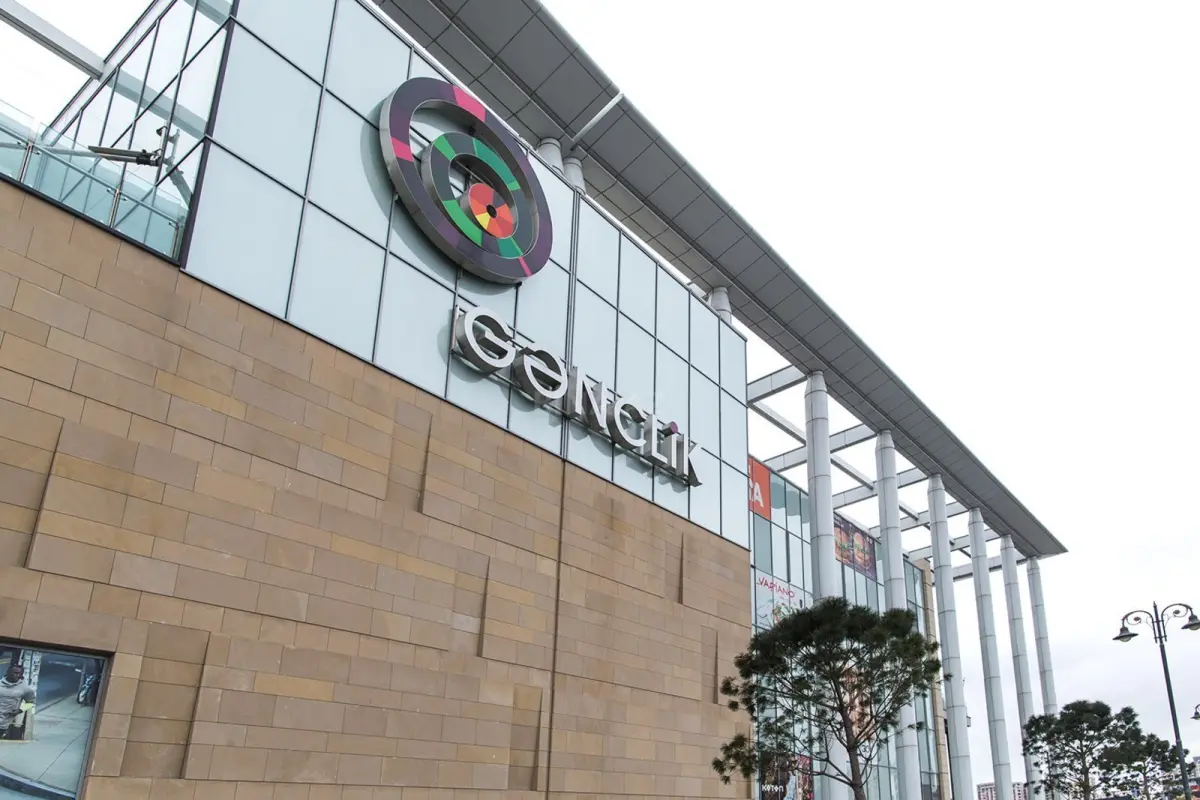 Satılır 9 otaqlı həyət evi 450 m²