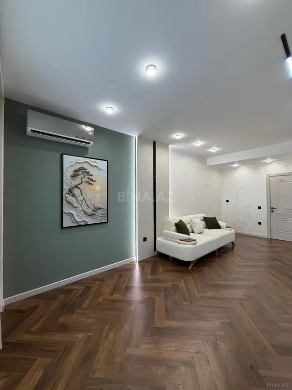 Satılır 3 otaqlı mənzil 126 m²