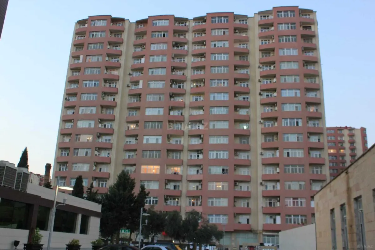Satılır 2 otaqlı mənzil 92 m²
