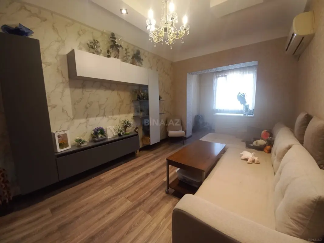 Satılır 4 otaqlı mənzil 85 m²