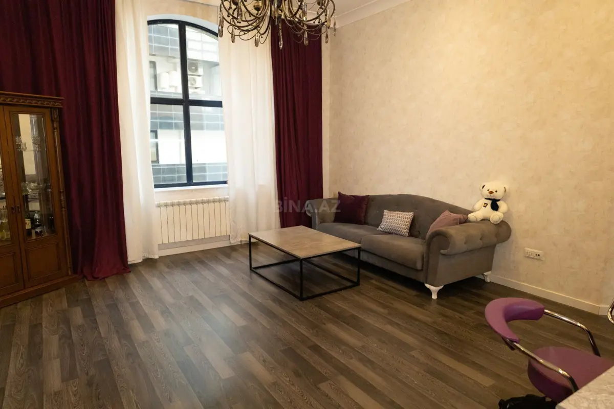 Kirayə verilir 2 otaqlı mənzil 90 m²
