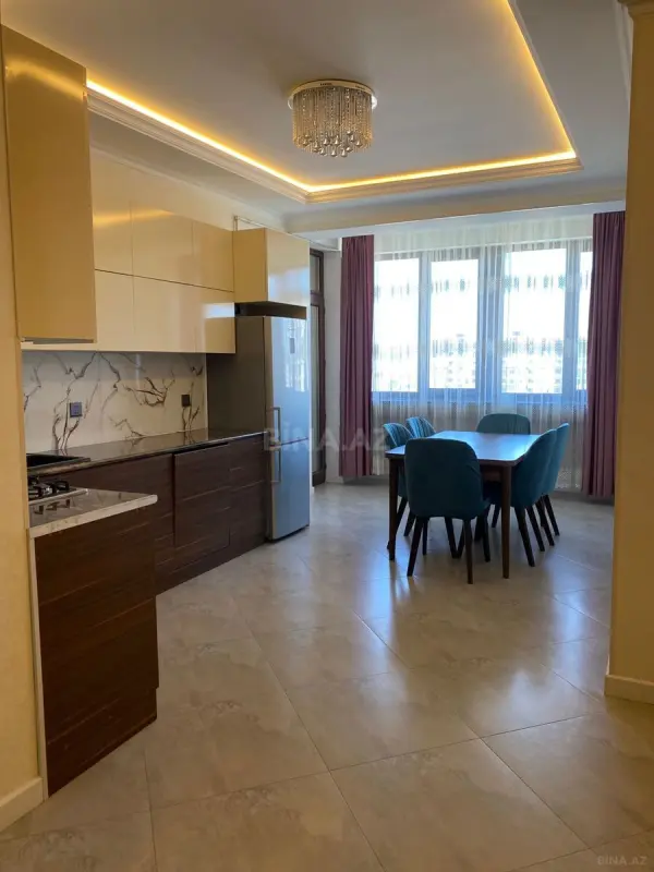 Kirayə verilir 2 otaqlı mənzil 95 m²