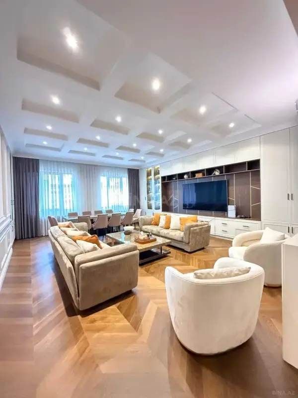 Satılır 7 otaqlı mənzil 285 m²