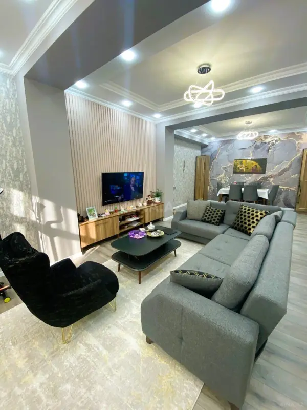 Kirayə verilir 3 otaqlı mənzil 130 m²