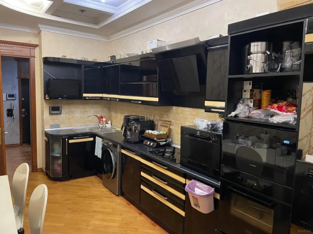 Satılır 2 otaqlı mənzil 105 m²