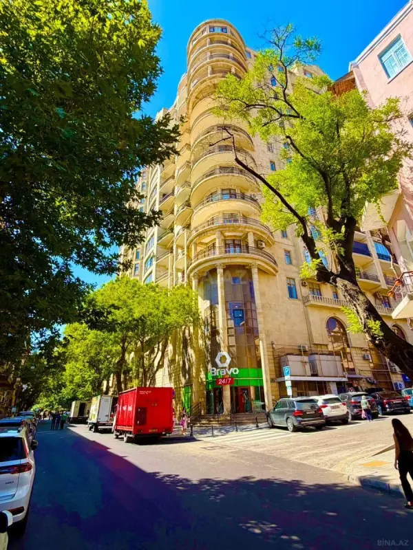 Satılır 3 otaqlı mənzil 120 m²