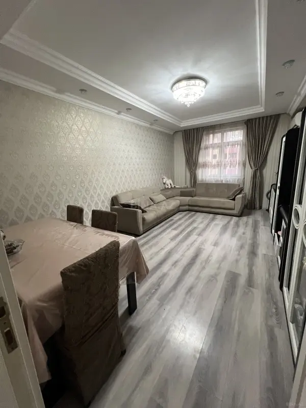 Satılır 2 otaqlı mənzil 72 m²