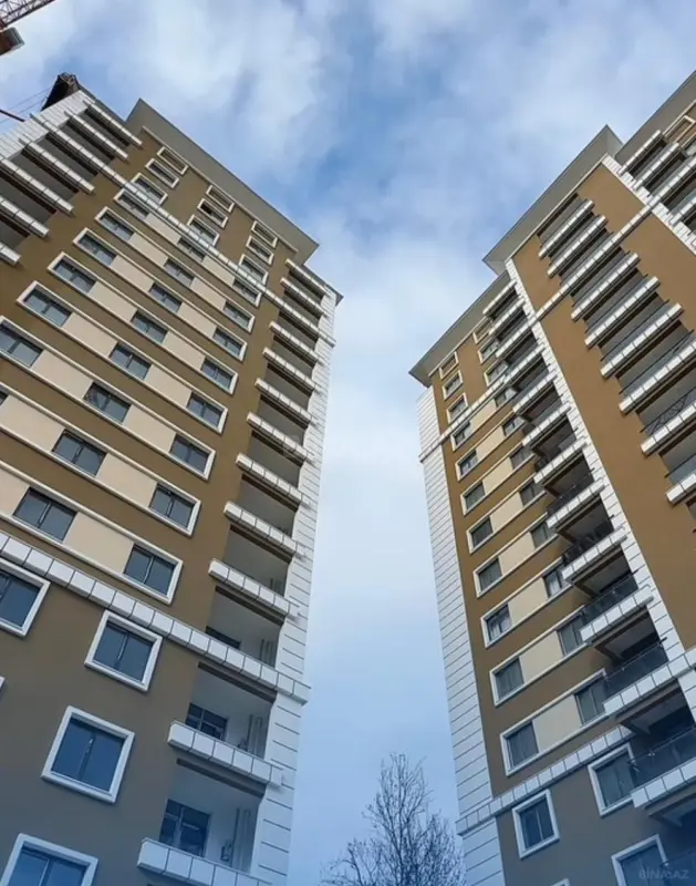 Satılır 3 otaqlı mənzil 107 m²