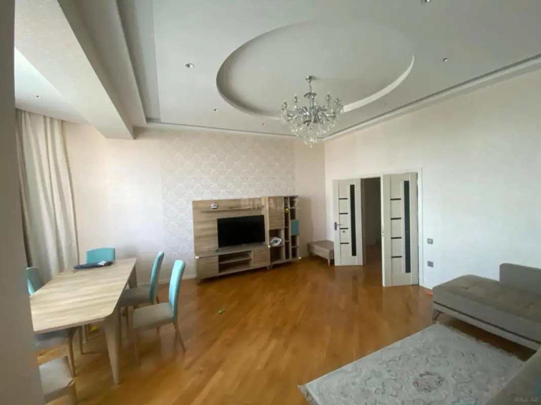 Kirayə verilir 2 otaqlı mənzil 100 m²