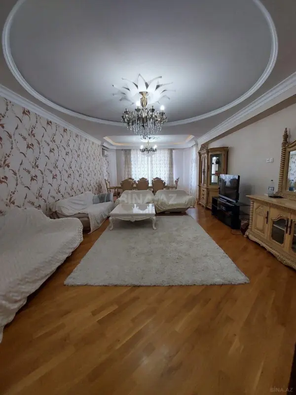 Kirayə verilir 3 otaqlı mənzil 140 m²