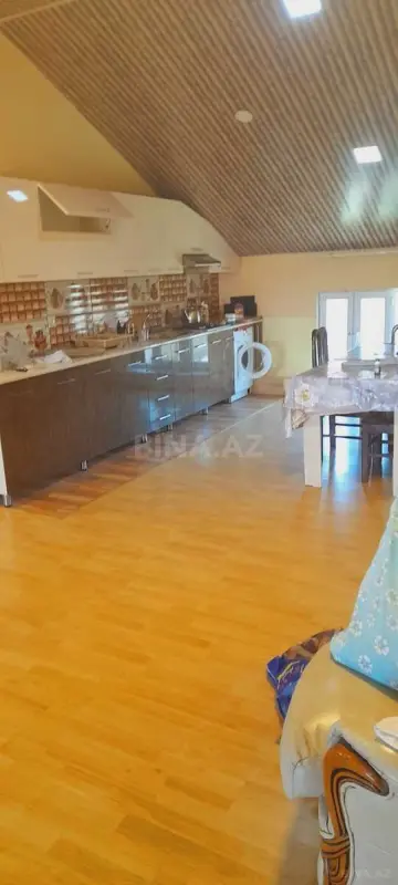 Kirayə verilir 8 otaqlı həyət evi 280 m²